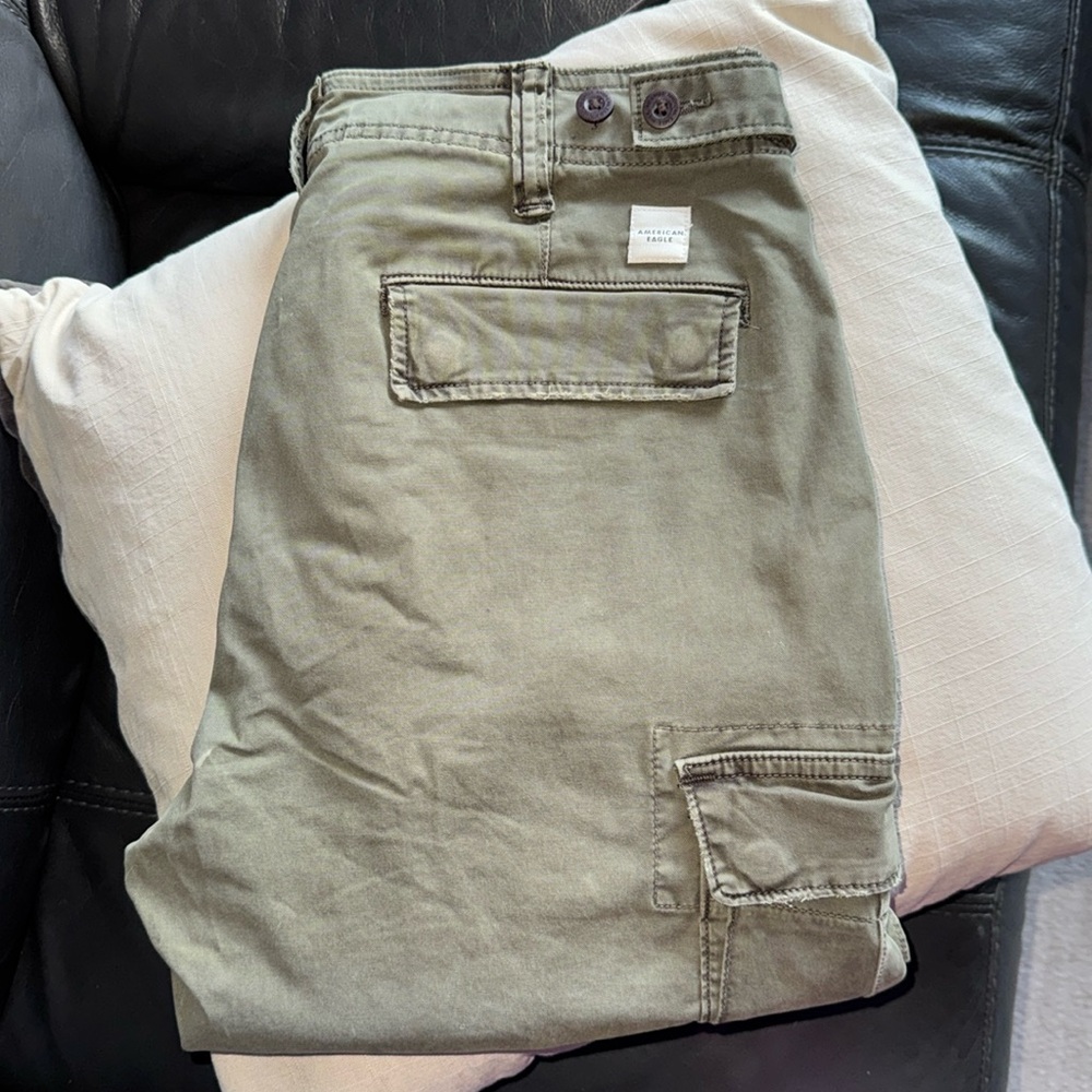 American Eagle cargo Pants . Size 30*30